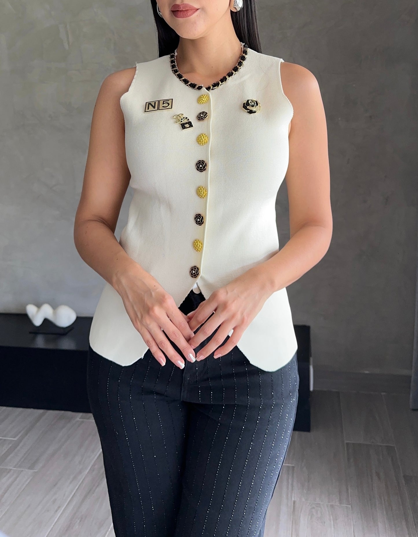 Blusa Botones Logo