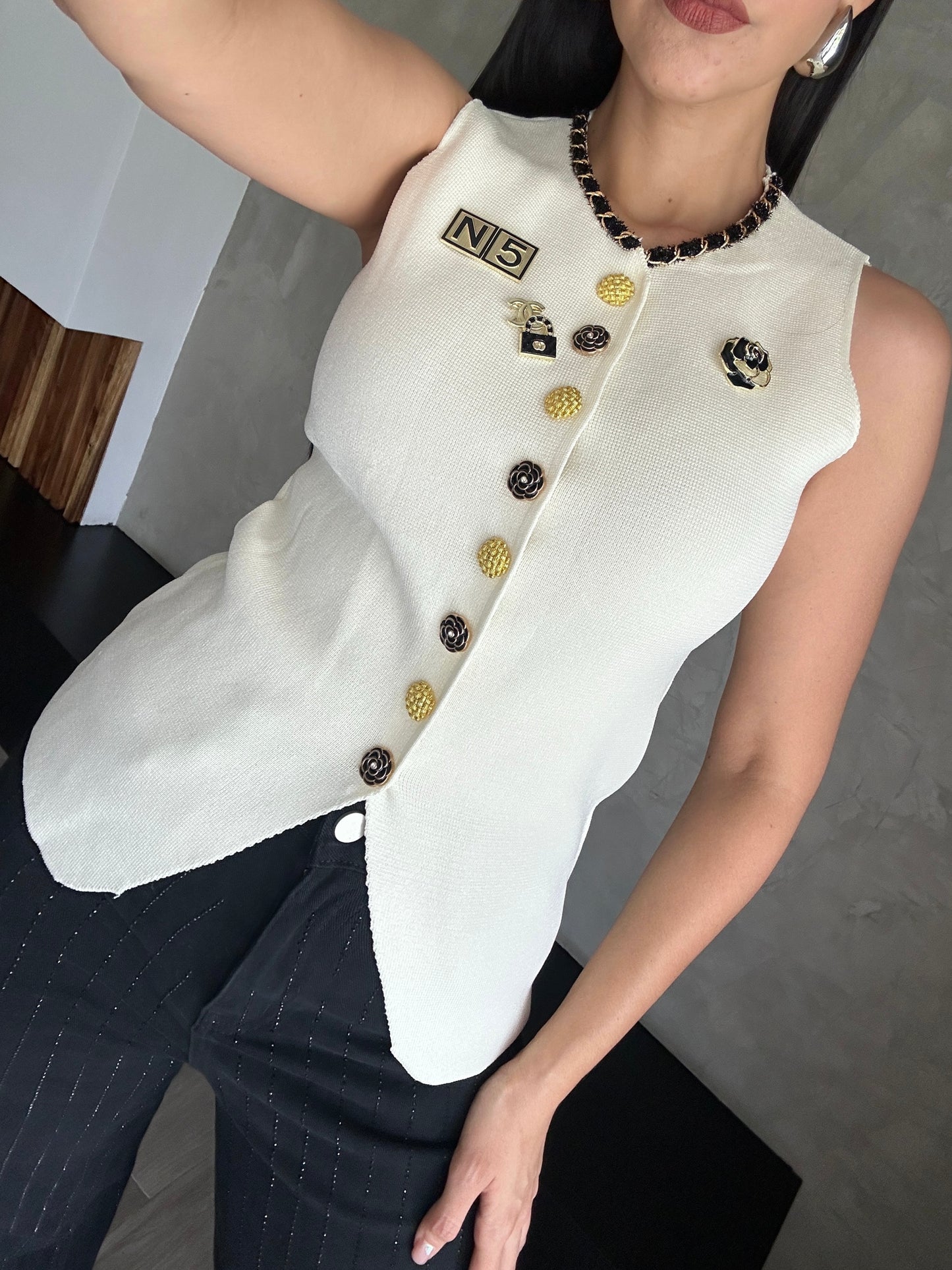 Blusa Botones Logo